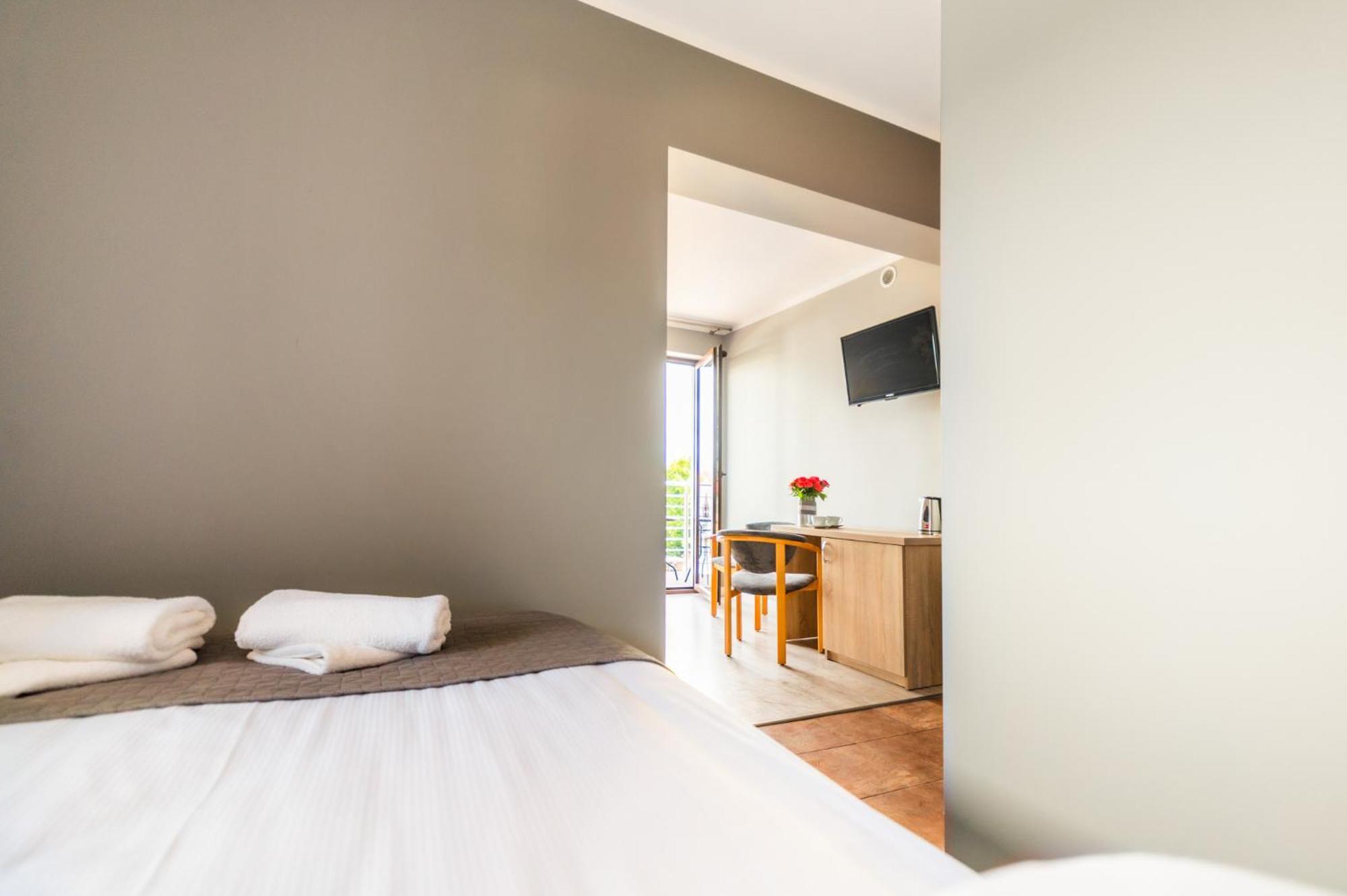 Reveliqa2 - Pokoje Goscinne I Apartamenty Pobierowo Exteriör bild